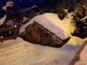 Un chalet sous la neige